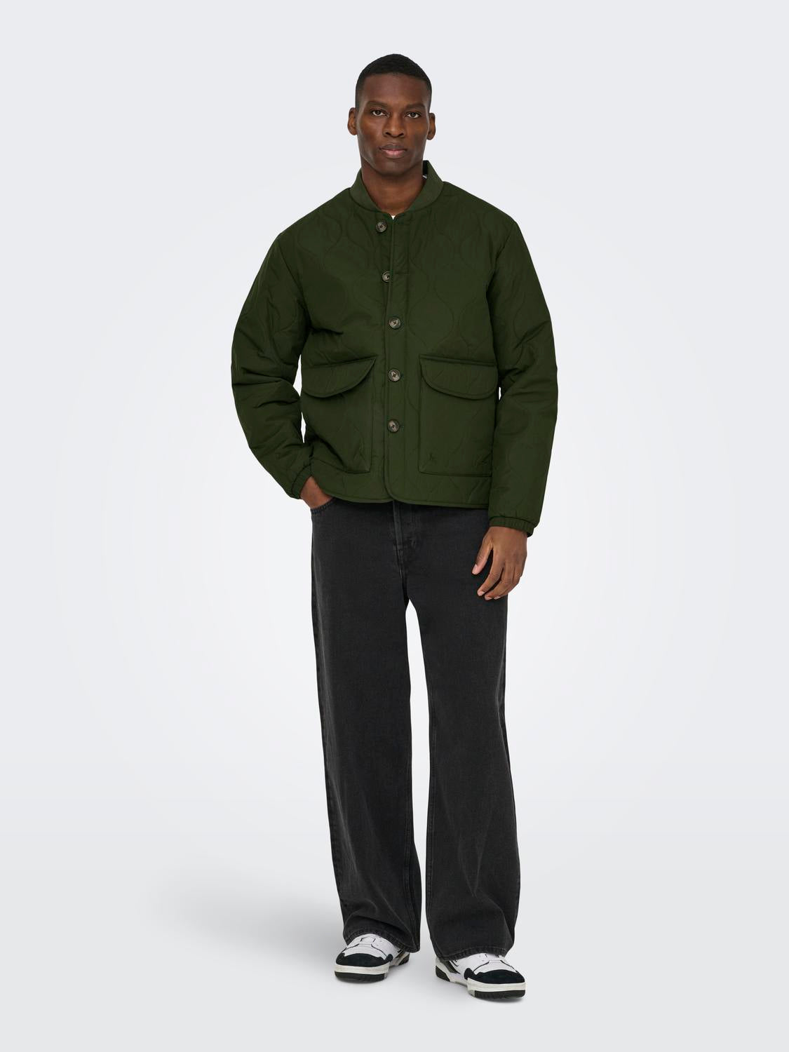 model_shot-front_full